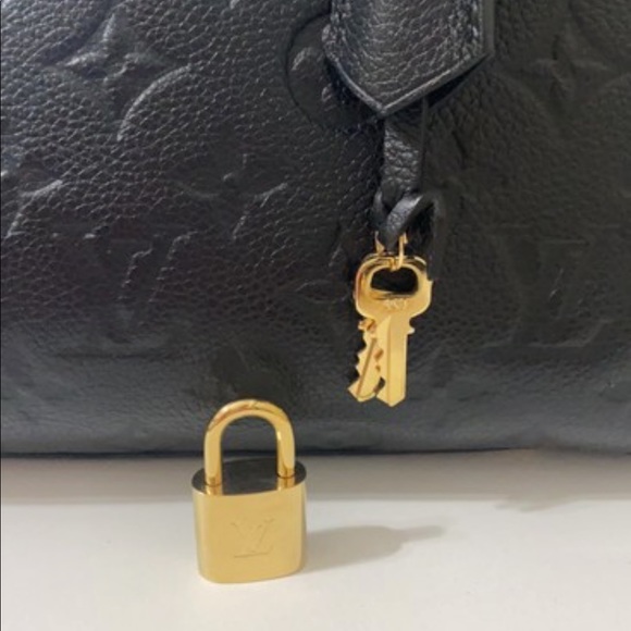 Louis Vuitton Montaigne BB - Picture 8 of 9